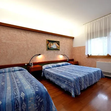 Hotell Italia 3*