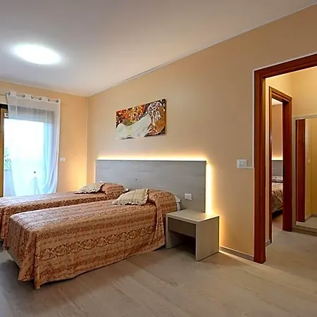Italia Hotell 3*