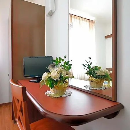 Italia Hotell 3*