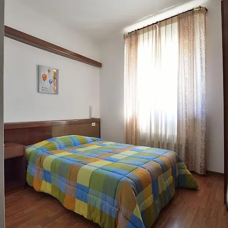 Hotell Italia 3*